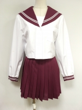 レッド衿長袖セーラー服
全1点