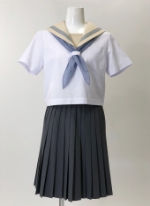 ベージュ衿半袖セーラー服
全1点